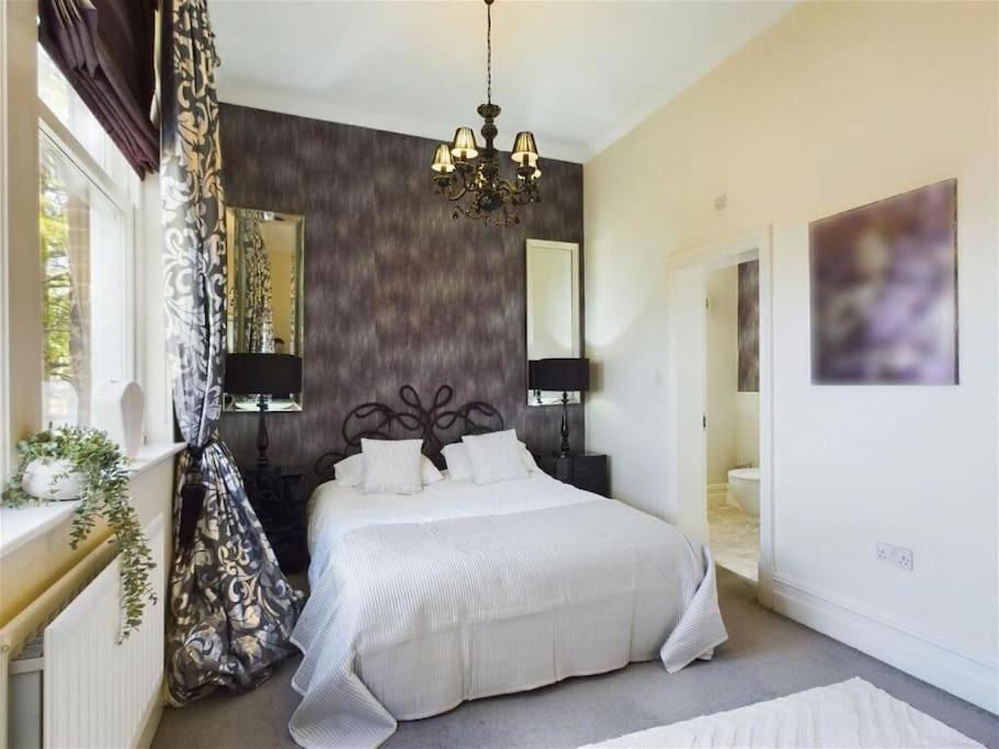 Upmarket Apartment In Ormskirk Exteriör bild