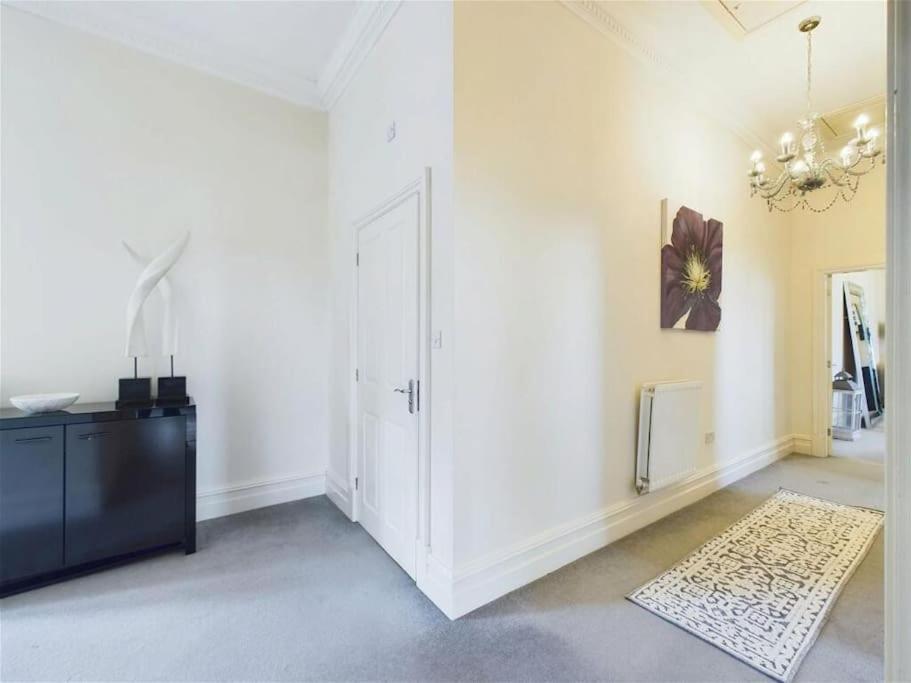 Upmarket Apartment In Ormskirk Exteriör bild